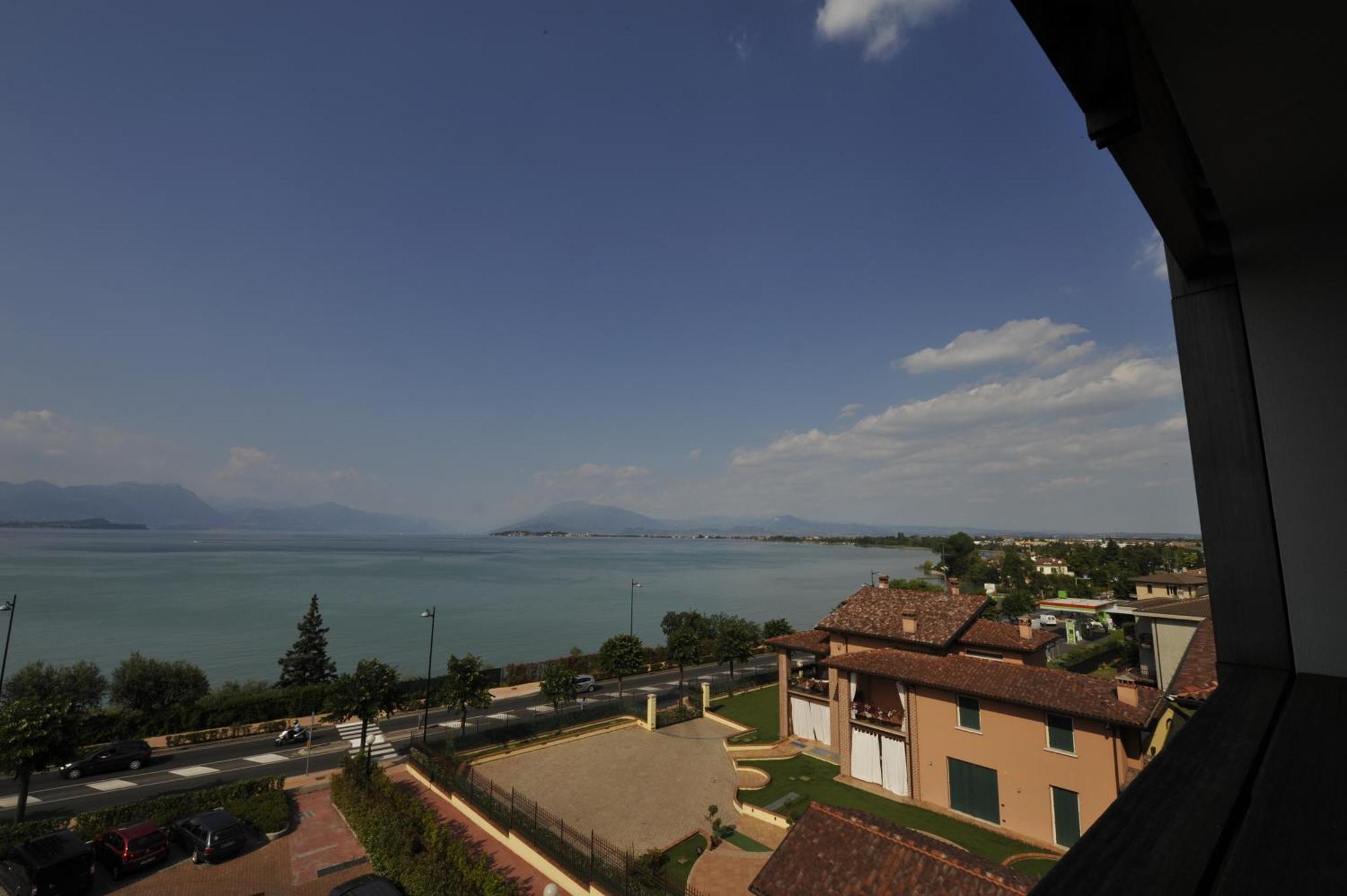 Hotel Acquaviva Del Garda Desenzano del Garda Ngoại thất bức ảnh