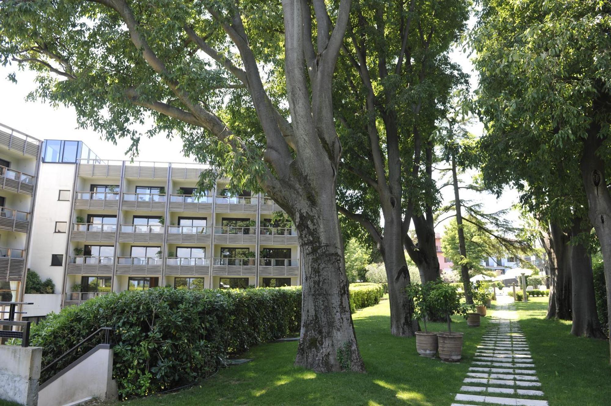 Hotel Acquaviva Del Garda Desenzano del Garda Ngoại thất bức ảnh