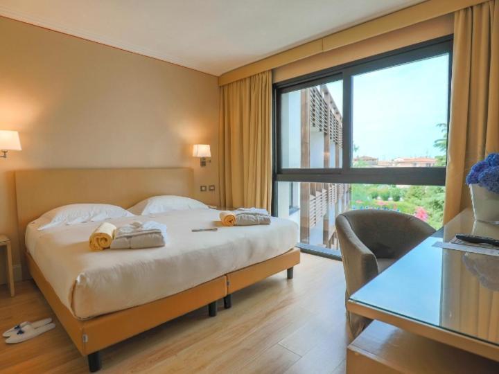 Hotel Acquaviva Del Garda Desenzano del Garda Ngoại thất bức ảnh