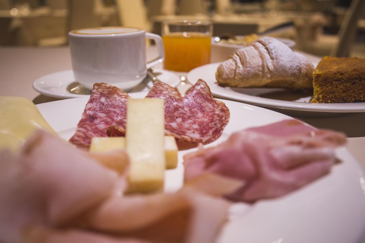 Hotel Acquaviva Del Garda Desenzano del Garda Ngoại thất bức ảnh